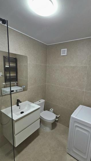 Apartament cu 6 camere decomandat în Drumul Taberei