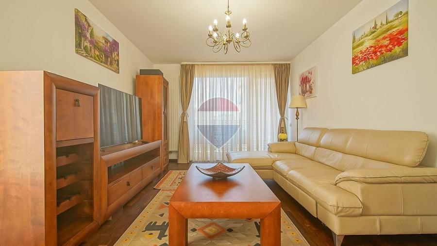 Apartament cu 3 camere decomandat, mobilat în Tractorul