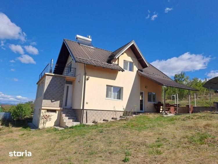 Casă cu 4 camere cu Teren 176 Mp în Central