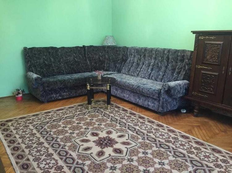 Apartament cu 4 camere decomandat în Stana