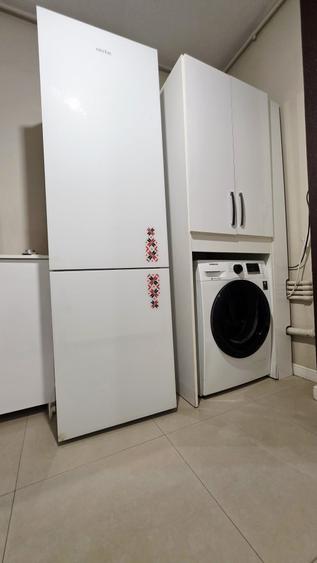 Apartament cu 3 camere semidecomandat, mobilat în Universitate