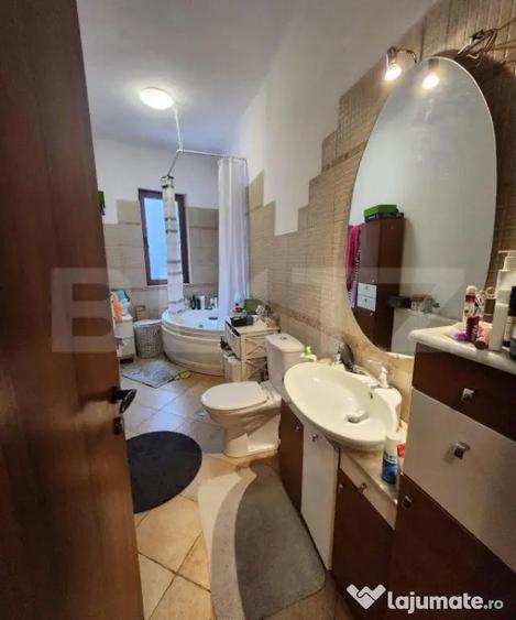 Casă cu 5 camere cu Teren 364 Mp în Central