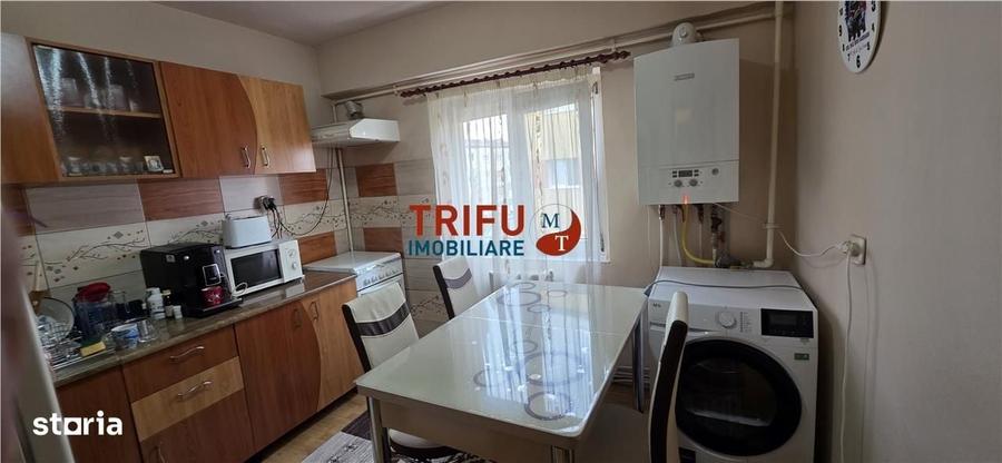 Apartament cu 3 camere decomandat în Cetate