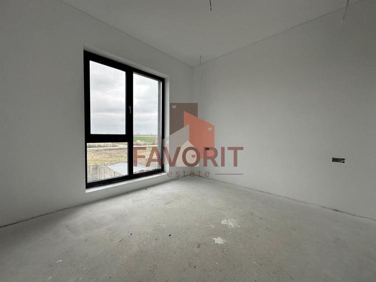 Duplex cu 5 camere cu Canalizare în Săcălaz
