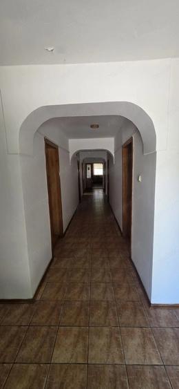 Spațiu comercial, de 700 mp, în Berzasca