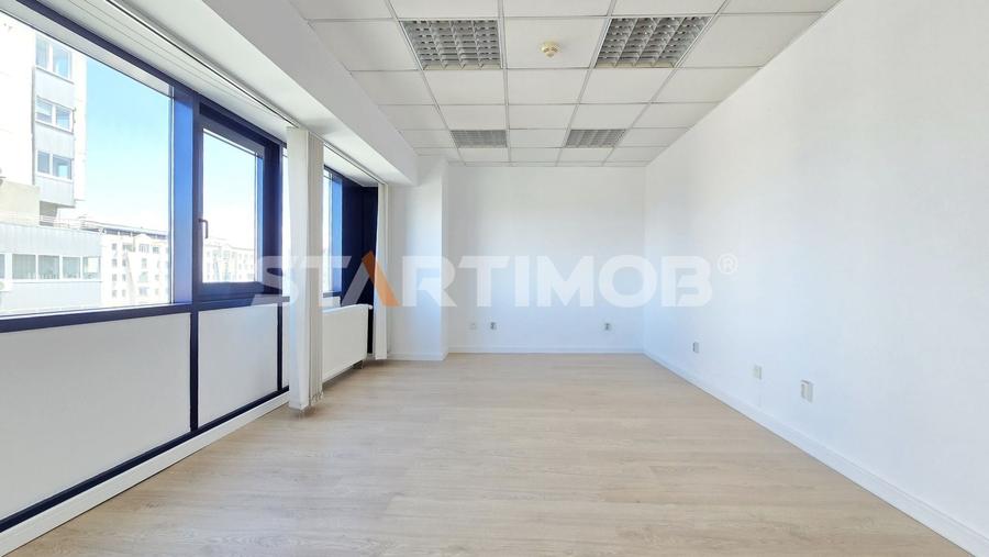 Birou, de 74.910003662109 mp, în Centrul Civic