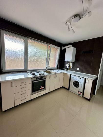 Apartament cu 2 camere decomandat în Exterior Vest