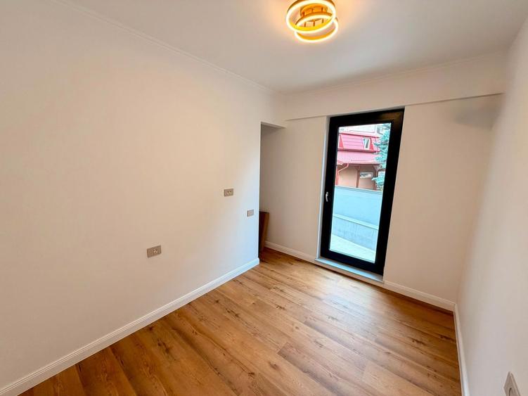 Apartament cu 3 camere decomandat, mobilat în P-ța Unirii