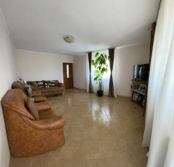 Casă cu 2 camere cu Teren 300 Mp în Central