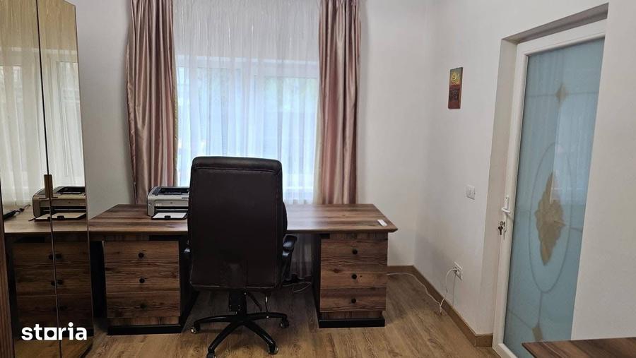 Casă cu 4 camere cu Teren 500 Mp în Central