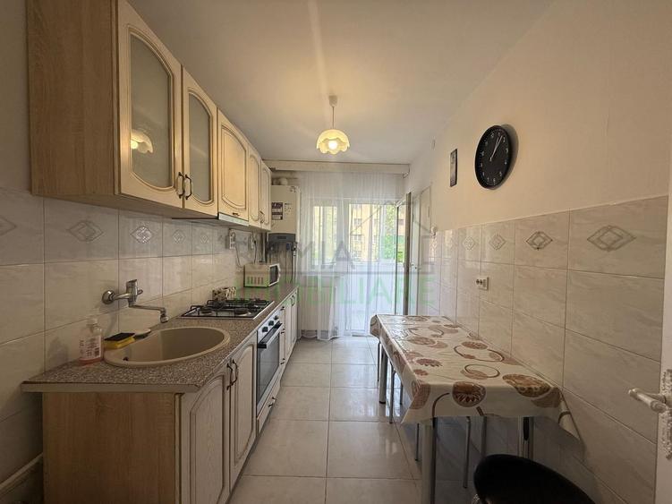 Apartament 3 Camere Decomandat, Etaj 1, Tractorul - 4