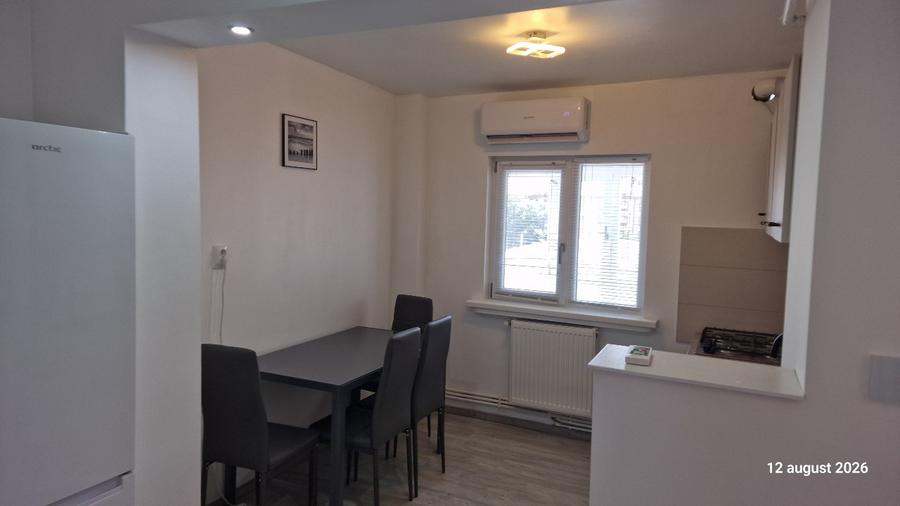 Apartament cu 2 camere decomandat în Rovine