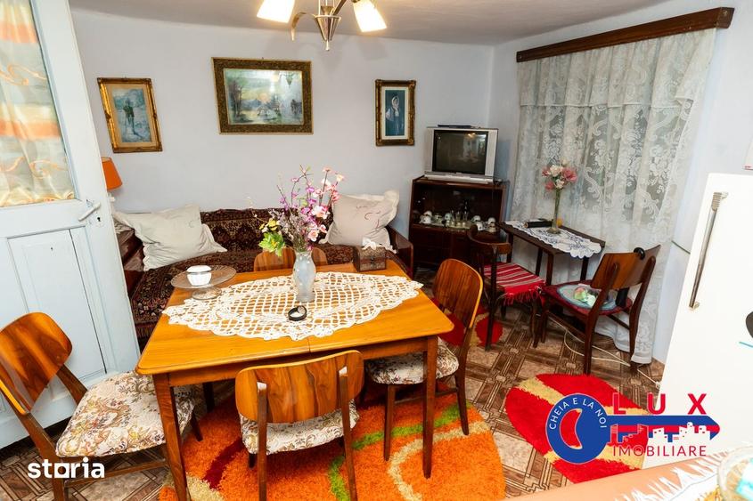 Casă cu 5 camere cu Teren 923 Mp în Niculițel