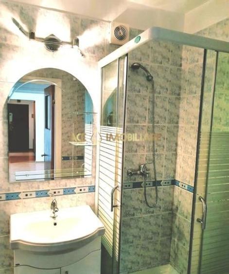 Apartament cu 3 camere semidecomandat în Drumul Taberei