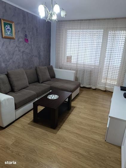 Apartament cu 3 camere în Decebal
