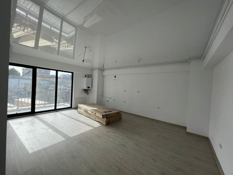 Apartament cu 2 camere decomandat în Casa de Cultură