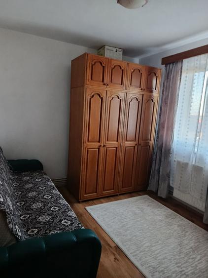 Apartament cu 2 camere nedecomandat în Florilor