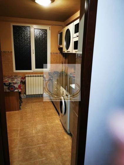 Apartament cu 3 camere decomandat, mobilat în Brâncoveanu