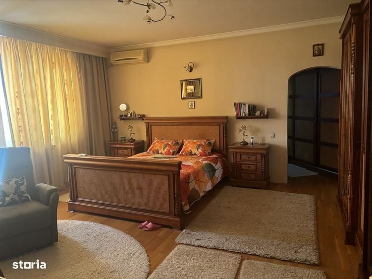 Casă cu 4 camere în Central