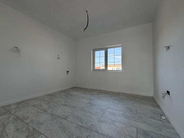 Duplex cu 5 camere cu Canalizare în Moșnița Nouă