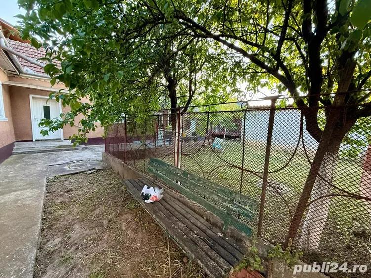 Casă cu 5 camere cu Teren 1180 Mp în Curtici