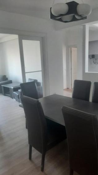 Apartament cu 5 camere în P-ța Rosetti