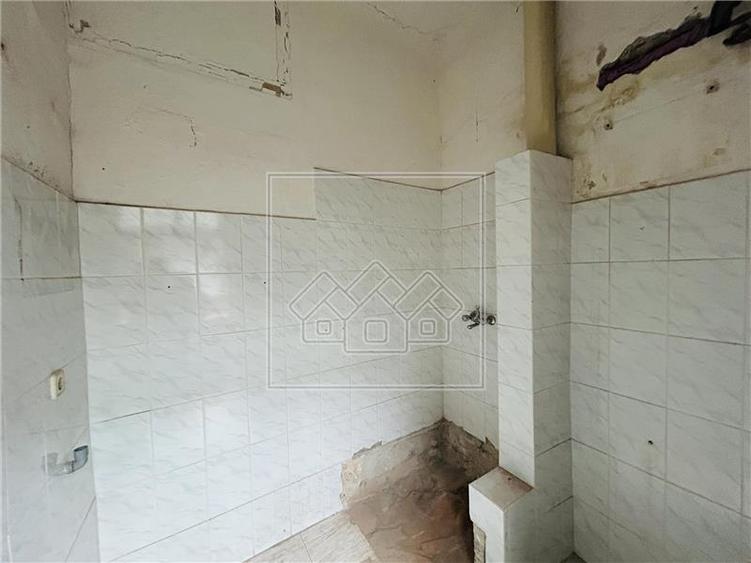 Apartament cu 2 camere nedecomandat în Ultracentral