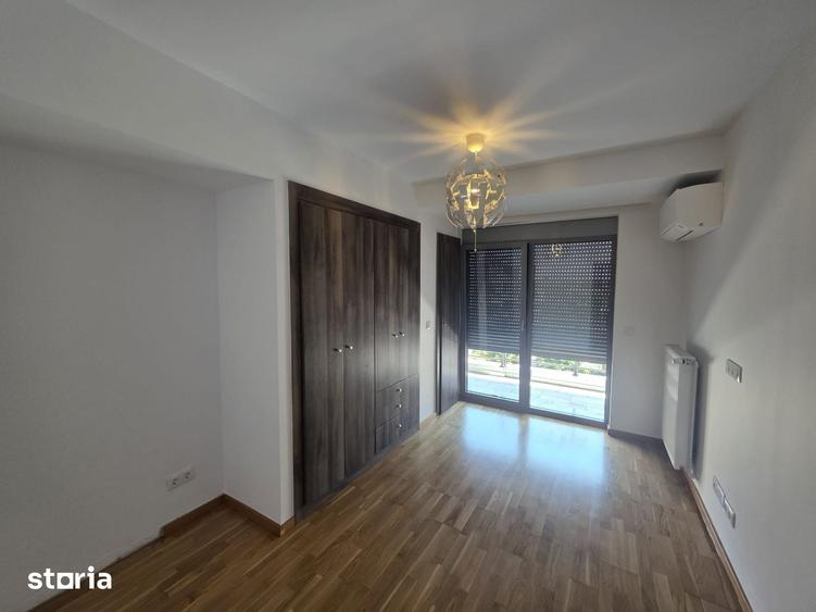 Apartament cu 4 camere în Băneasa