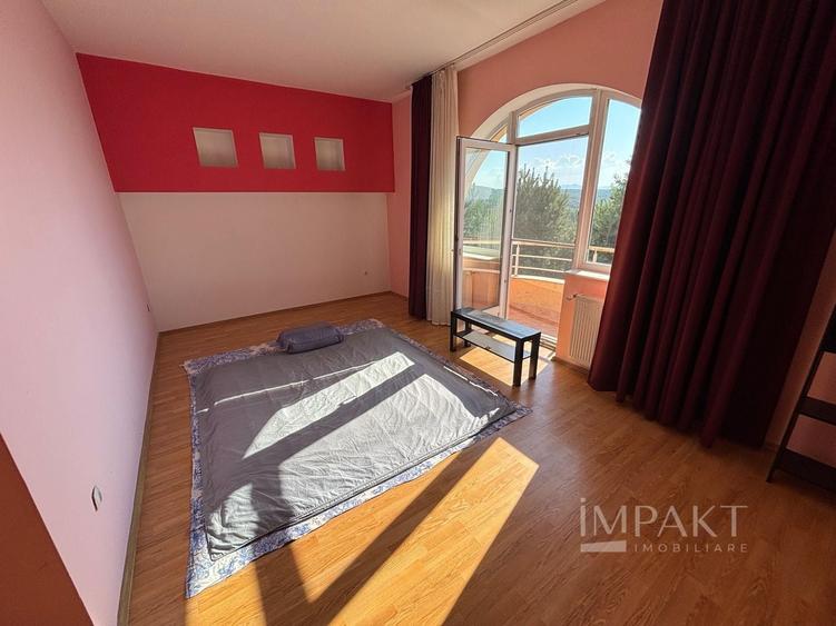 Casă individuală cu 5 camere cu Canalizare în Făget