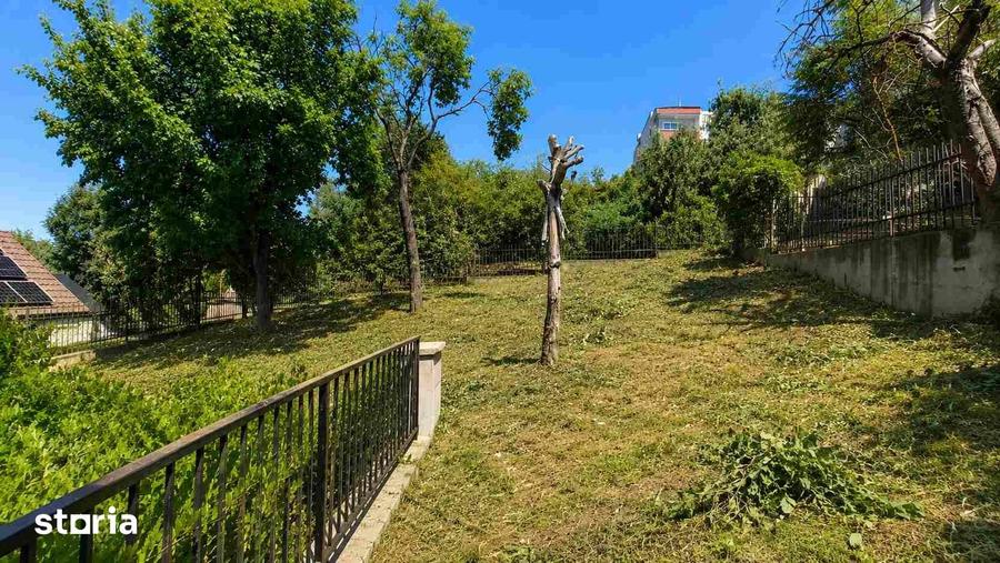 Apartament cu 3 camere în Zorilor