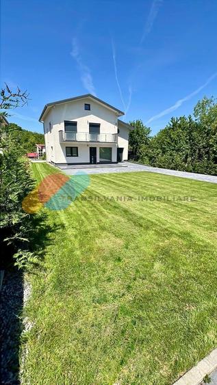 Casă individuală cu 5 camere cu Canalizare în Făget