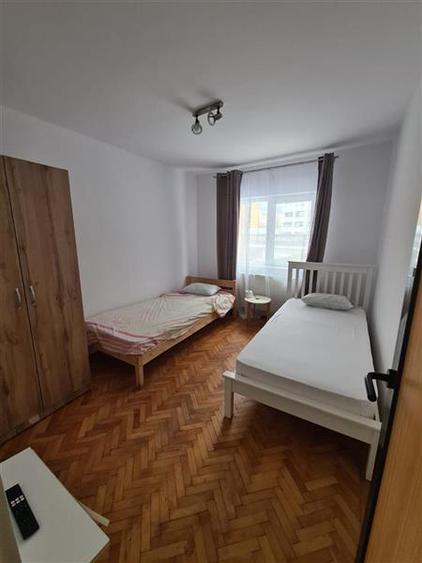 Apartament cu 3 camere decomandat, mobilat în Răcădău