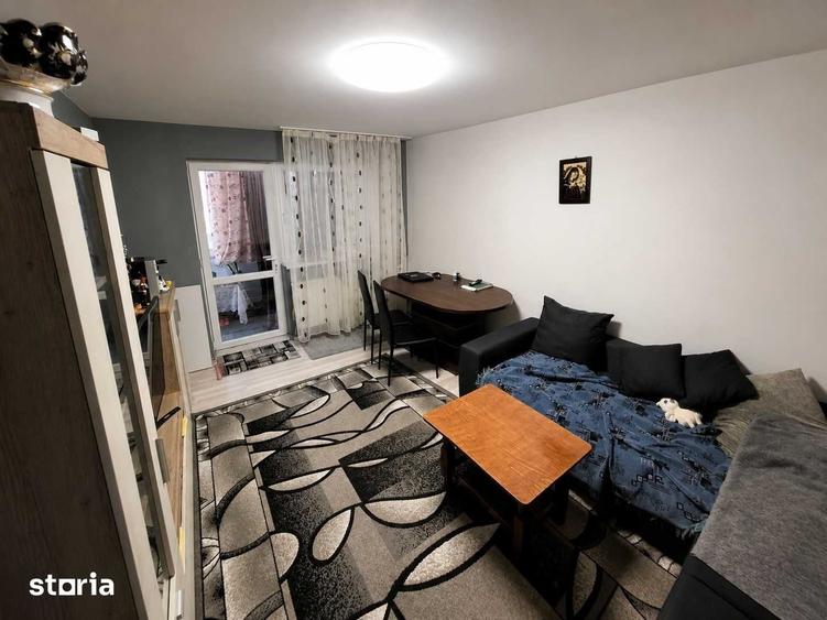 Apartament cu 3 camere decomandat în Cetate