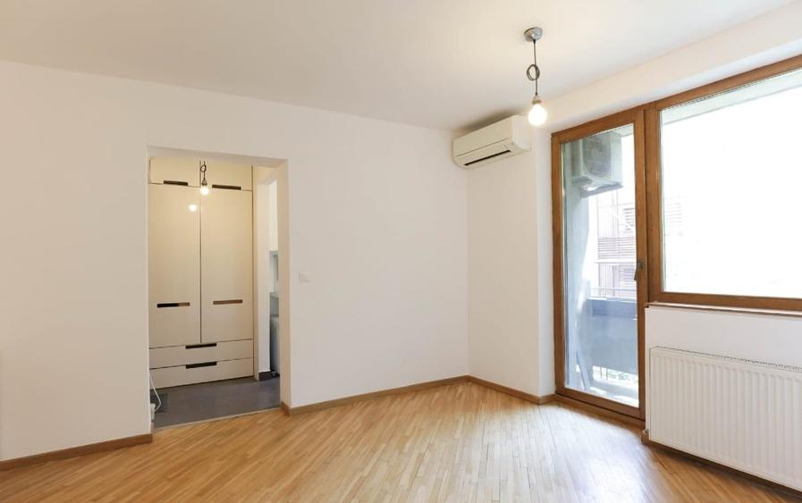 Apartament cu 2 camere semidecomandat în Barbu Văcărescu