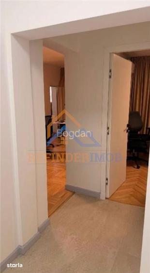 Apartament cu 3 camere semidecomandat, mobilat în Centrul Civic