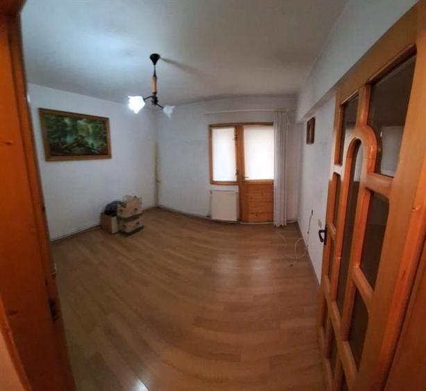 Apartament cu 4 camere decomandat în Burdujeni