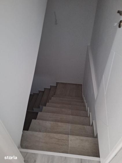 Casă cu 4 camere cu Teren 200 Mp în Palazu Mare