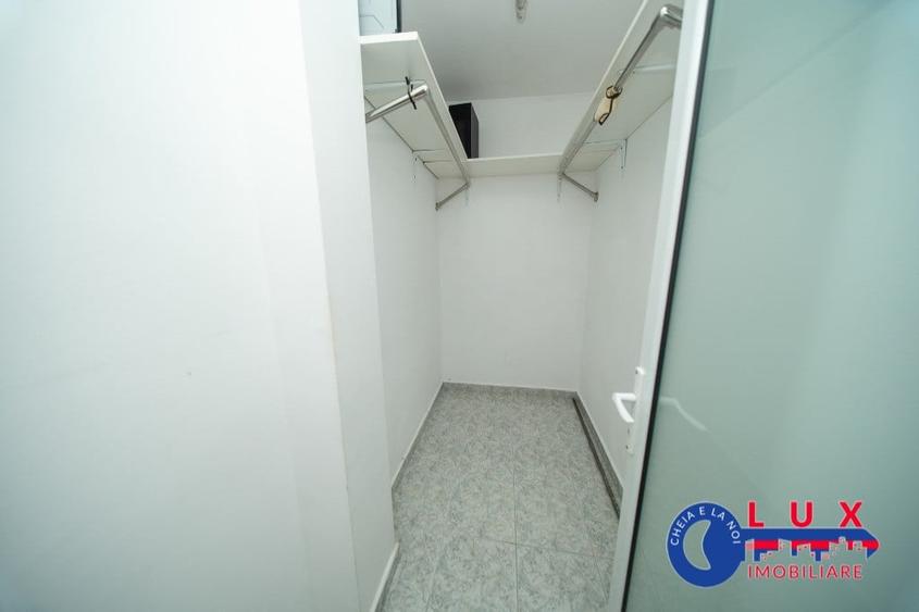 Apartament cu 3 camere decomandat în Babadag