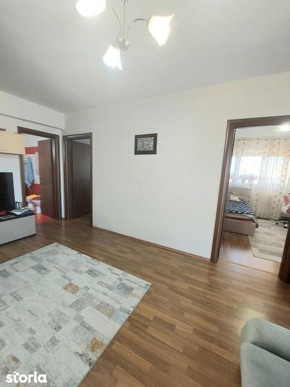 Apartament cu 3 camere în Nufărul