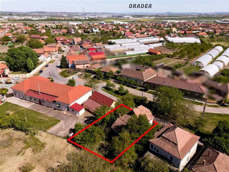 Casă cu 3 camere cu Teren 542 Mp în Sântion