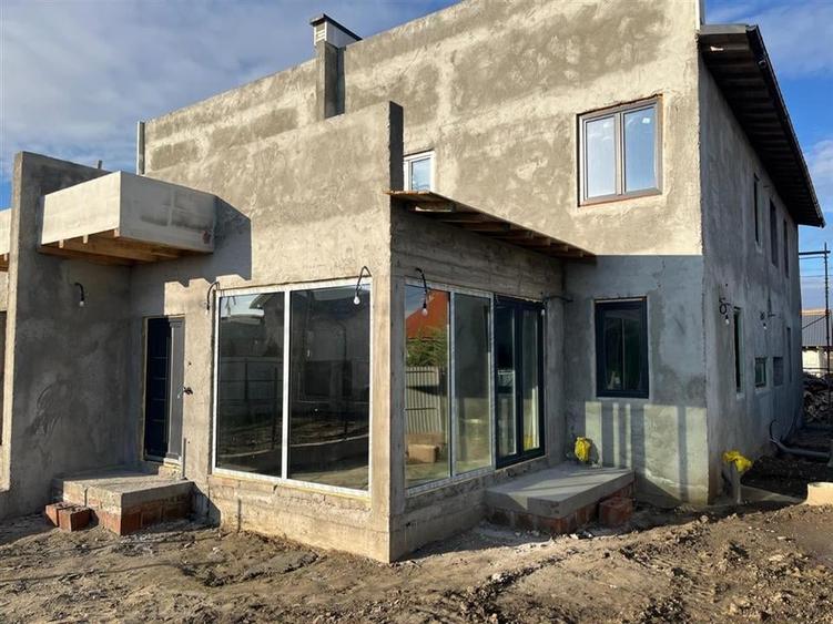 Duplex cu 3 camere cu Canalizare în Vânători