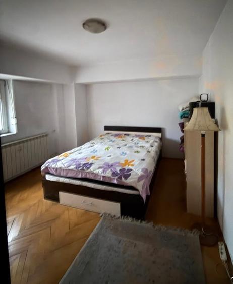 Apartament cu 3 camere decomandat în Unirii