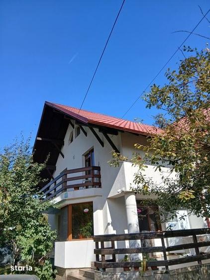 Casă cu 4 camere cu Teren 170 Mp în Central