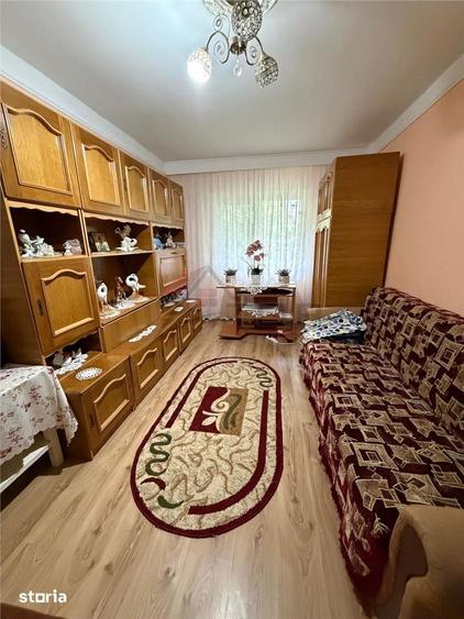 Apartament cu 2 camere semidecomandat în Cug