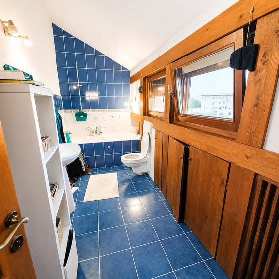 Casă cu 8 camere cu Teren 225 Mp în Ghiroda