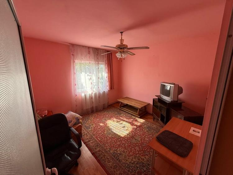 Apartament cu 3 camere decomandat, mobilat în Bogdan Vodă