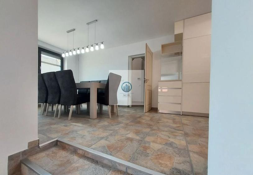 Casă individuală cu 6 camere cu Canalizare în Ultracentral