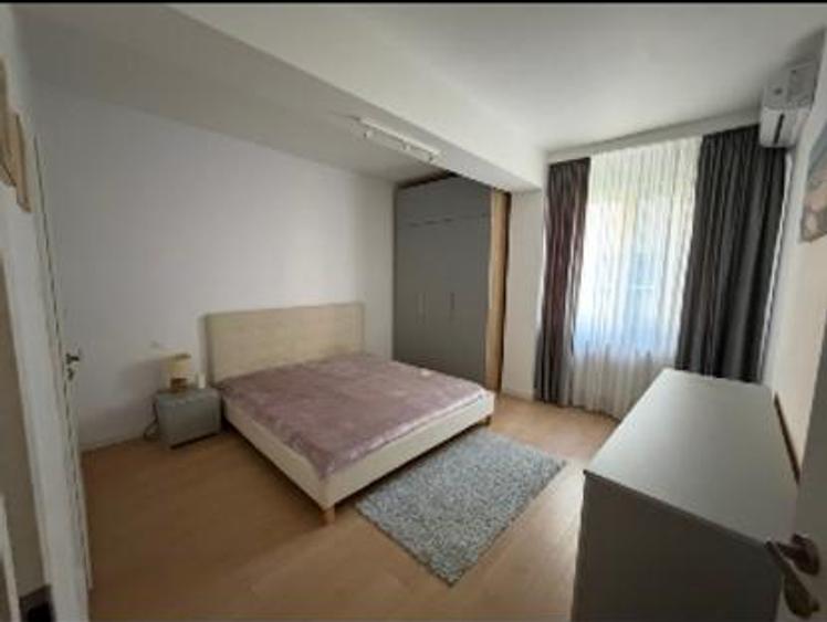 Apartament cu 3 camere semidecomandat în Unirii