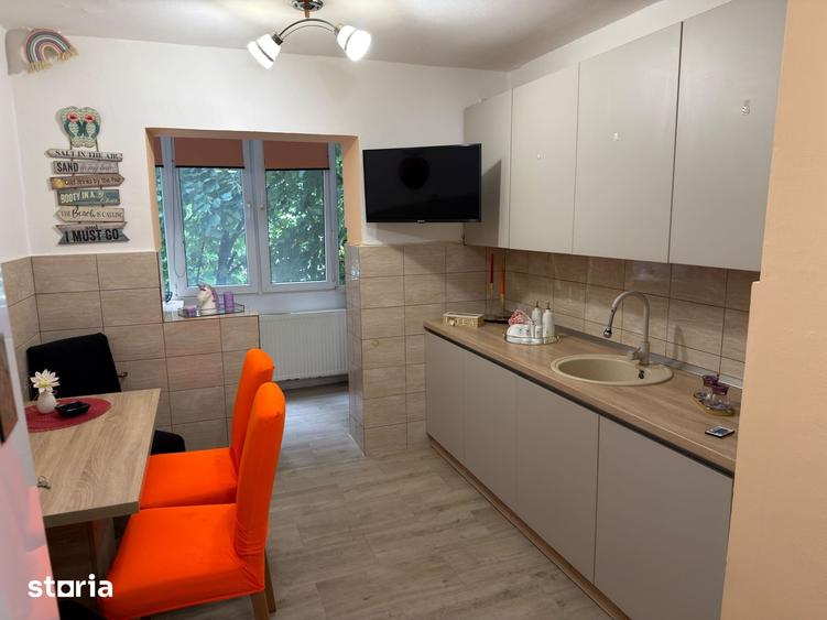 Apartament cu 2 camere decomandat în Girocului