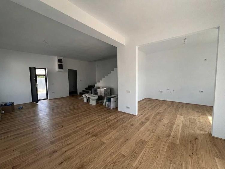 Casă cu 3 camere în Barieră